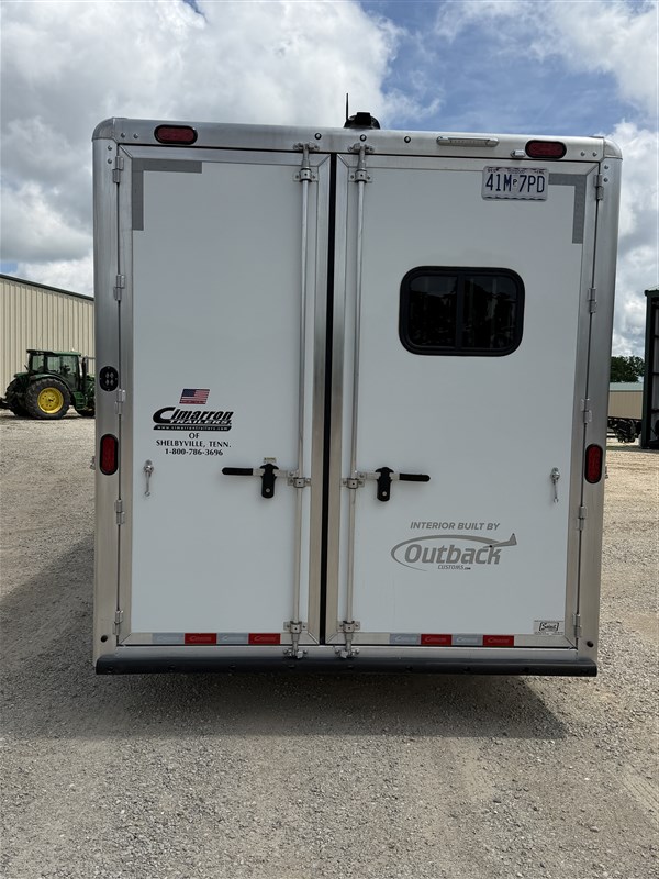 2023 Cimarron 3 horse
