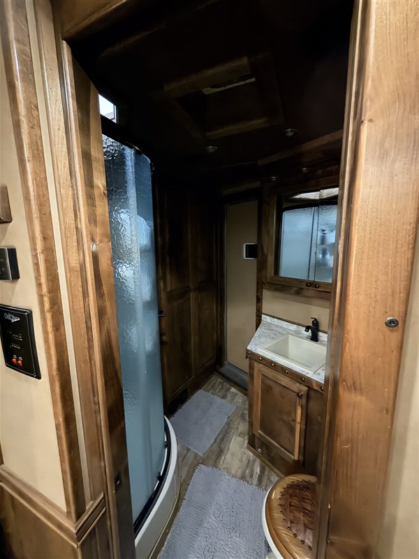 Trailer Photo 8