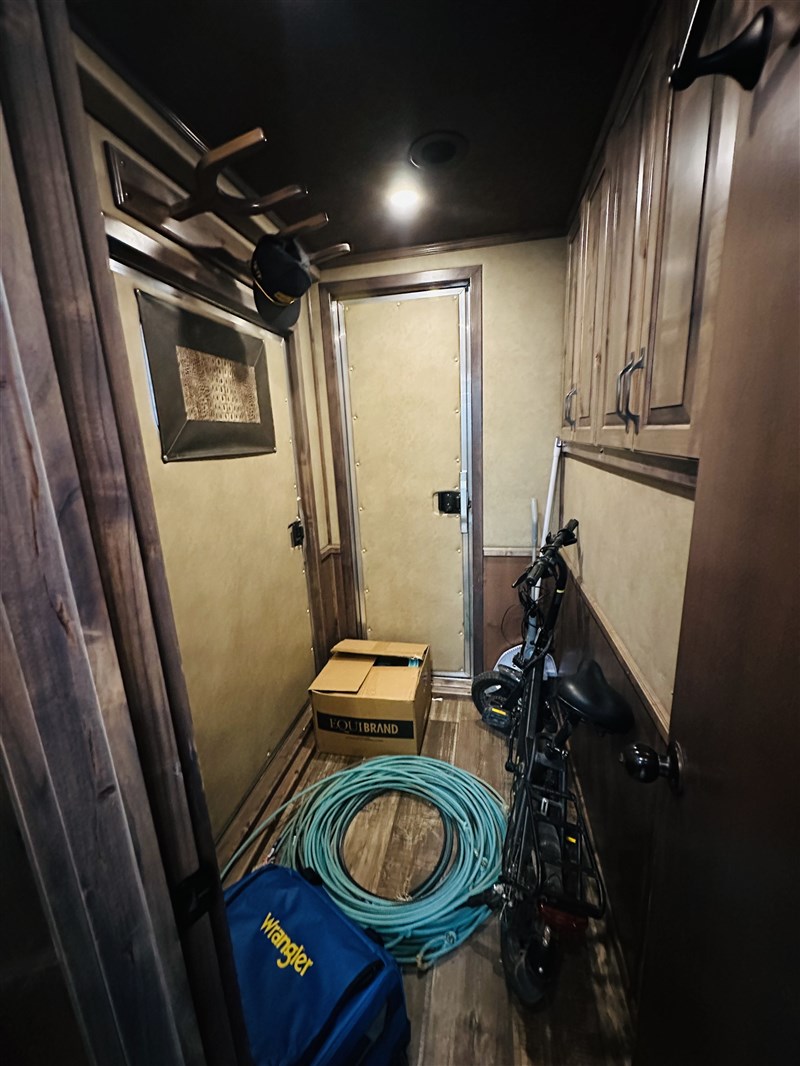 Trailer Photo 14