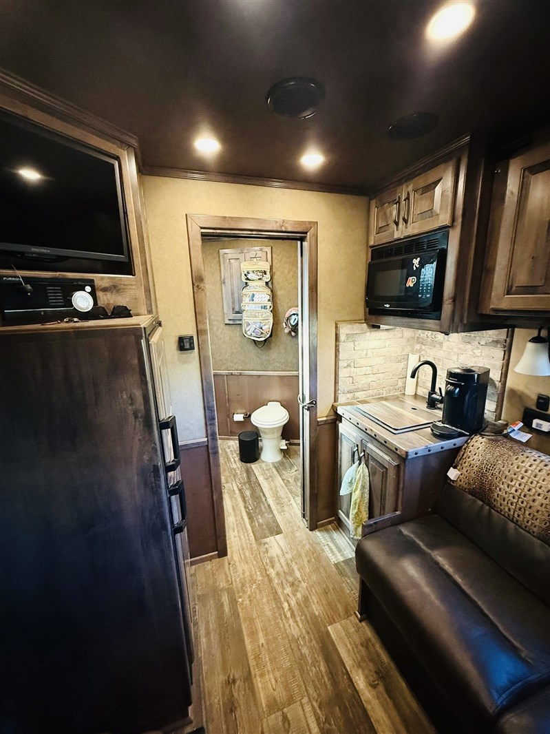 Trailer Photo 28