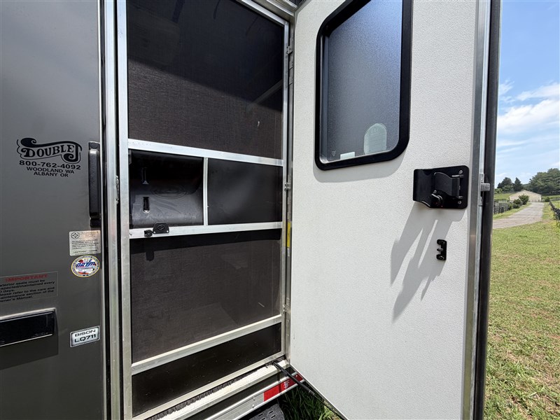 Trailer Photo 26