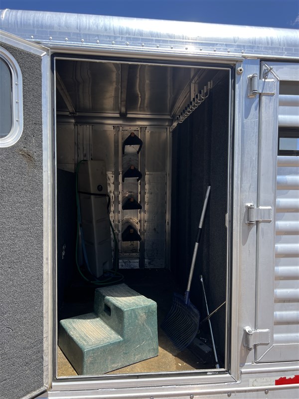 Trailer Photo 10