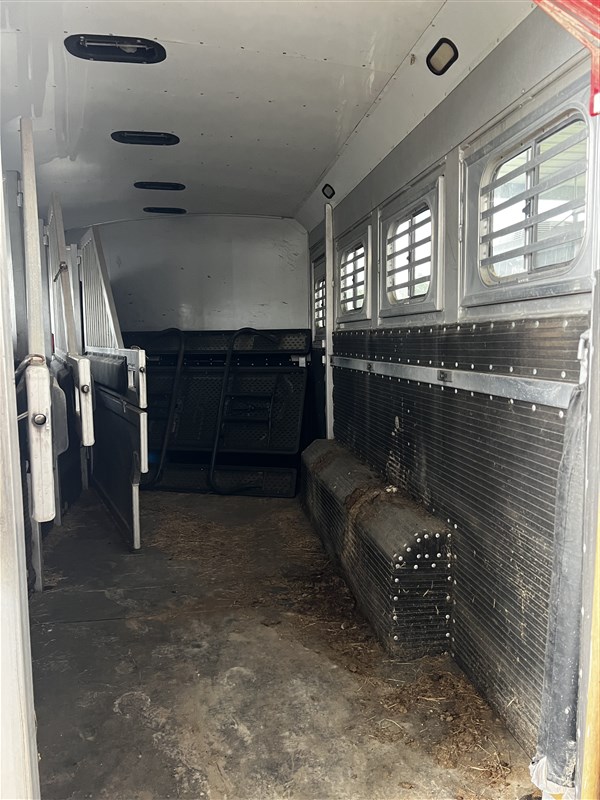 Trailer Photo 14