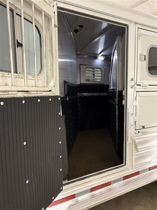 Trailer Photo 9