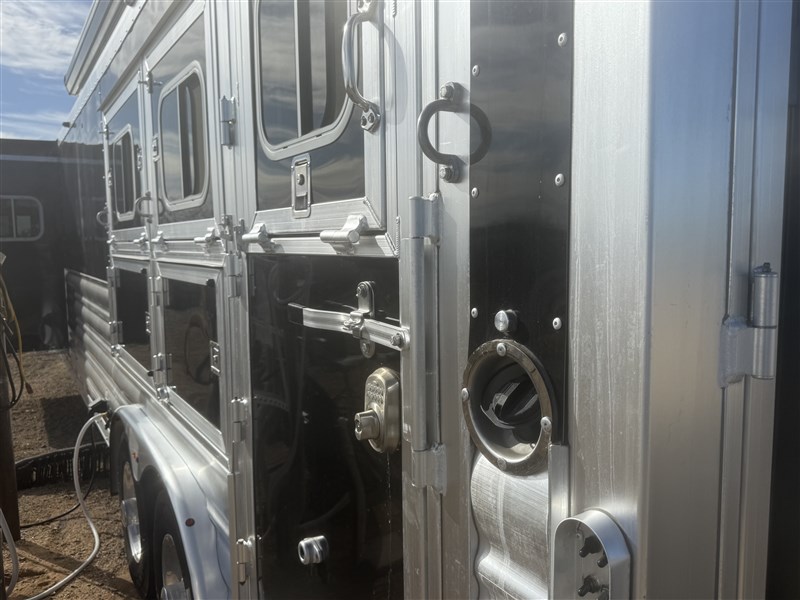 Trailer Photo 18