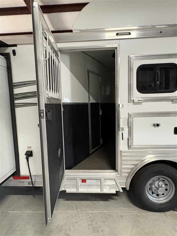 Trailer Photo 9