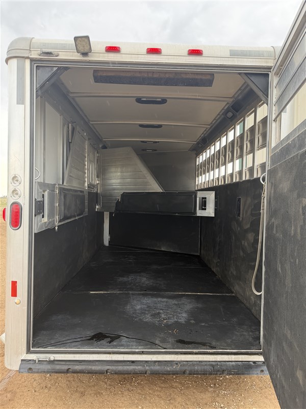 Trailer Photo 14