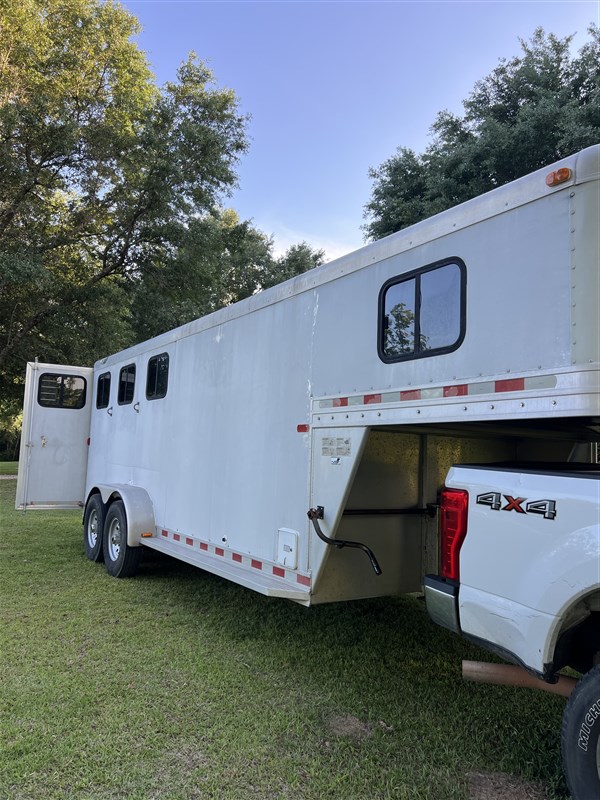 2003 Dream Coach 3 horse weekender
