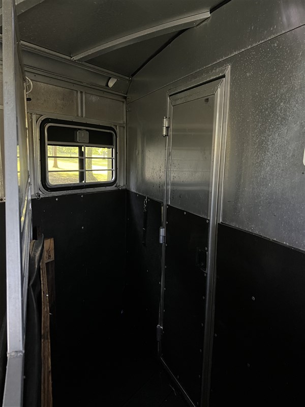 Trailer Photo 15