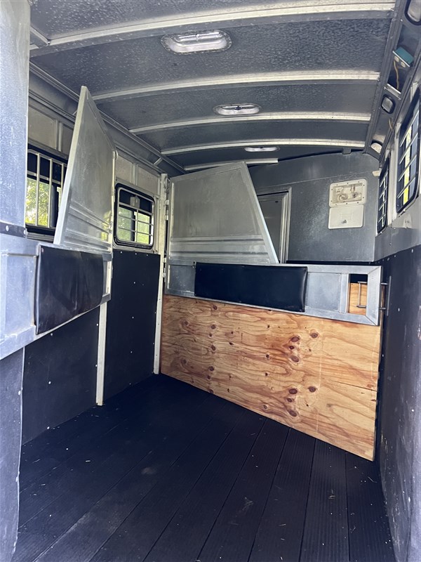 Trailer Photo 16