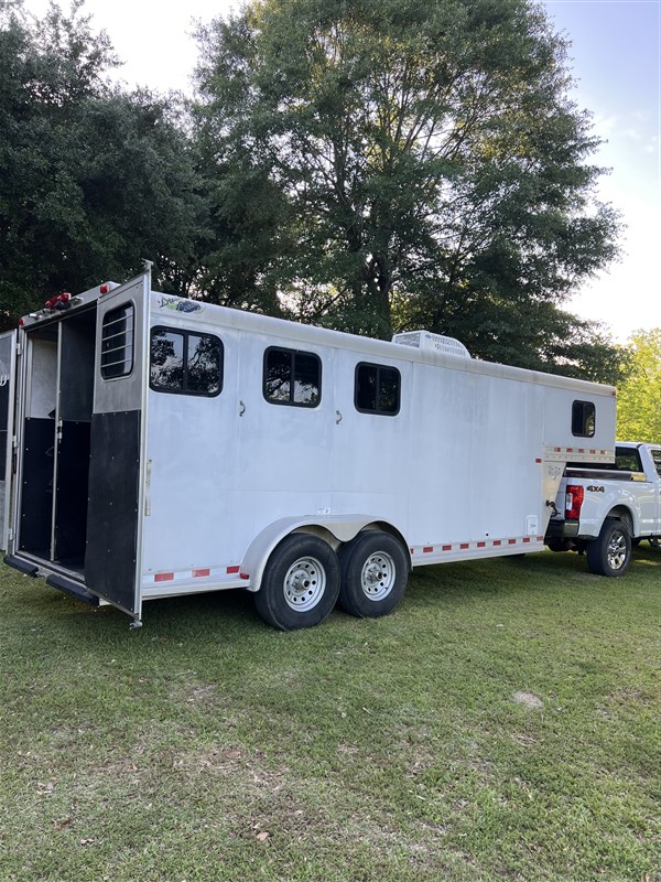 2003 Dream Coach 3 horse weekender