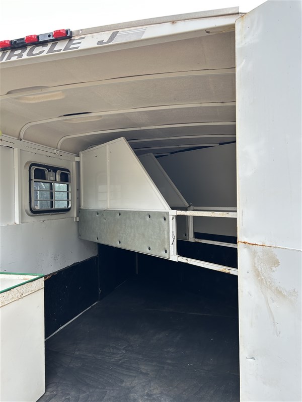 Trailer Photo 19