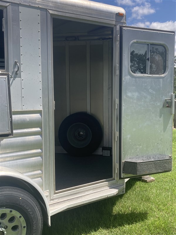 Trailer Photo 10