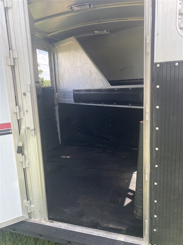 Trailer Photo 8