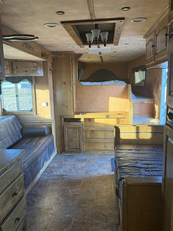 Trailer Photo 28