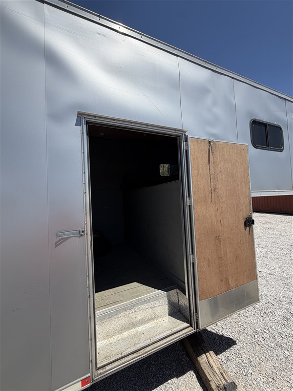 Trailer Photo 13