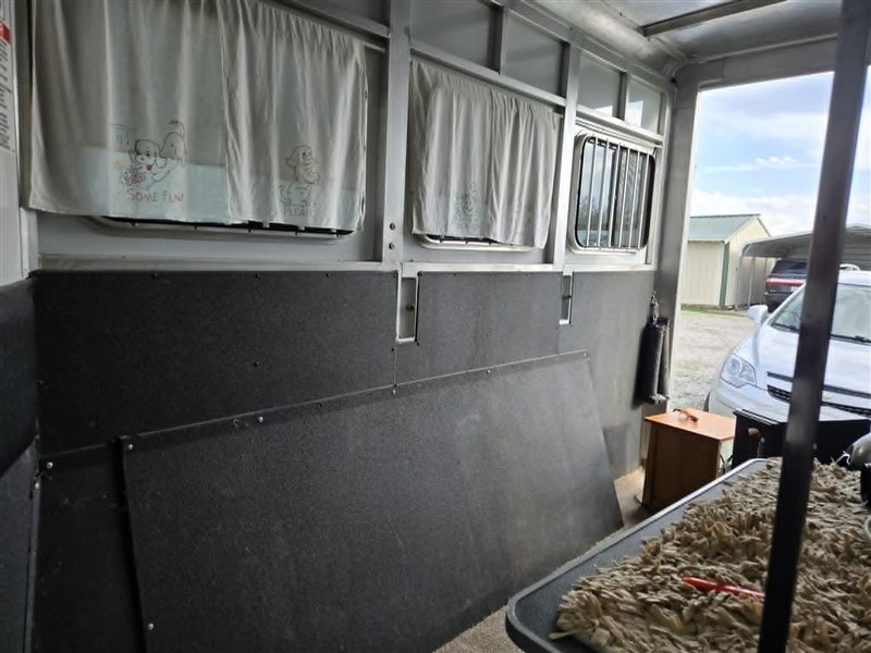 Trailer Photo 16