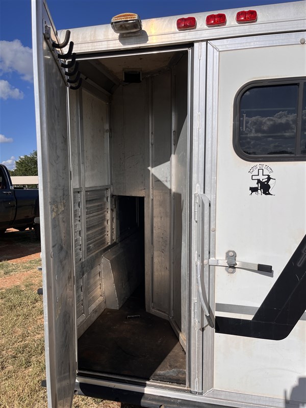 1998 Hart horse trailer