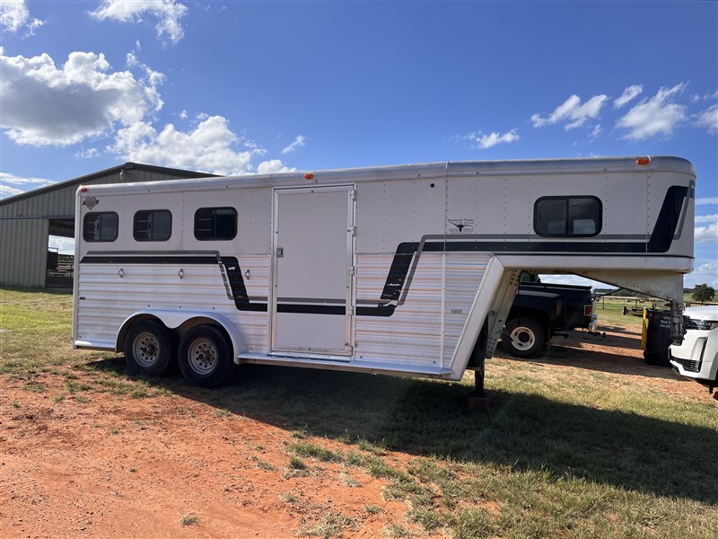 1998 Hart horse trailer