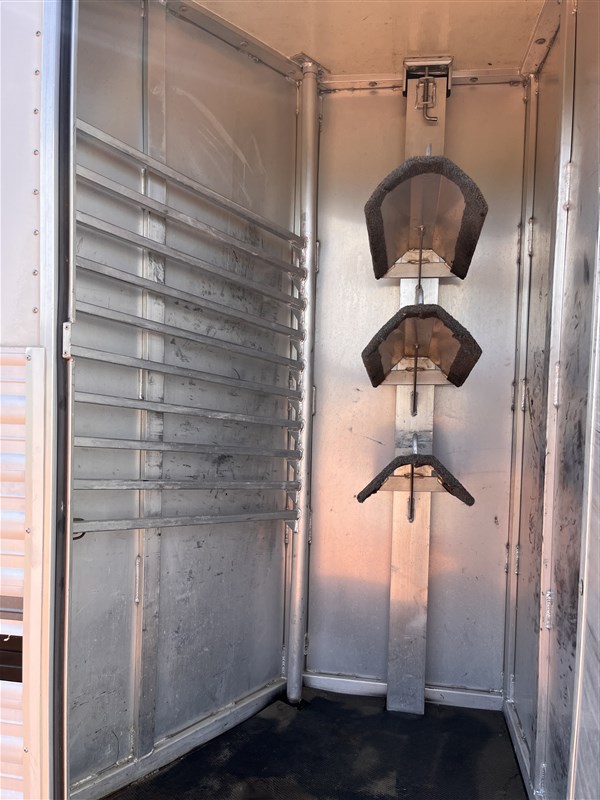 1998 Hart horse trailer