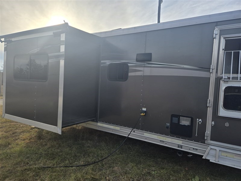 Trailer Photo 24