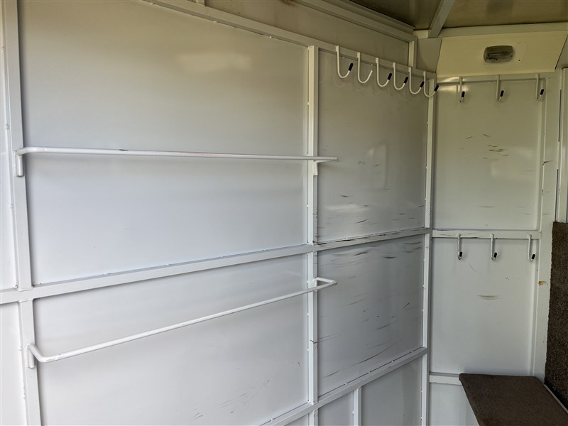Trailer Photo 8