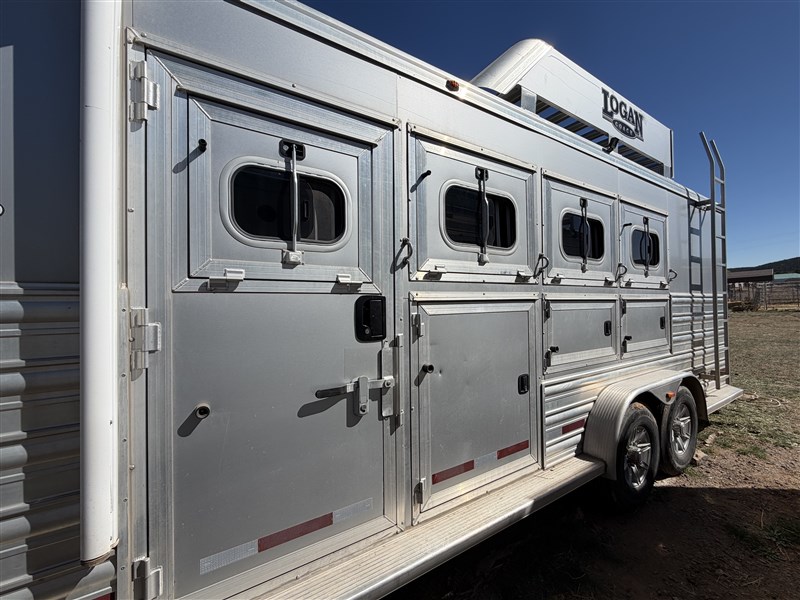 2015 Logan Coach razor