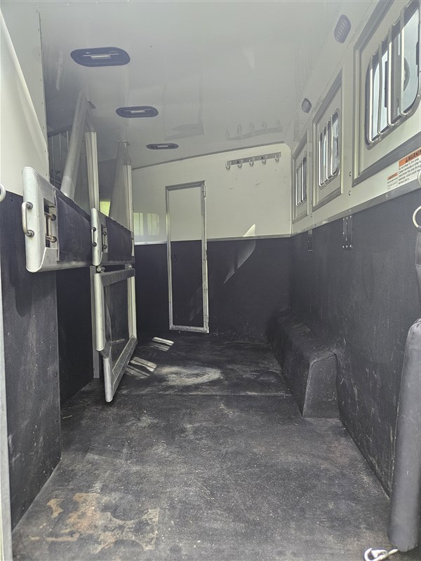 Trailer Photo 18