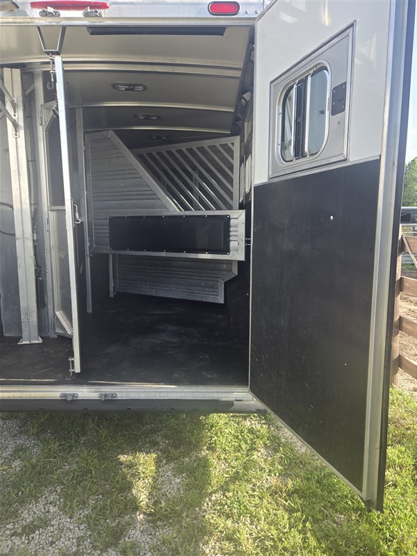 Trailer Photo 7