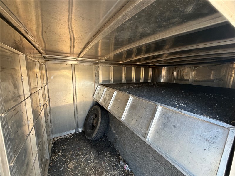 Trailer Photo 19