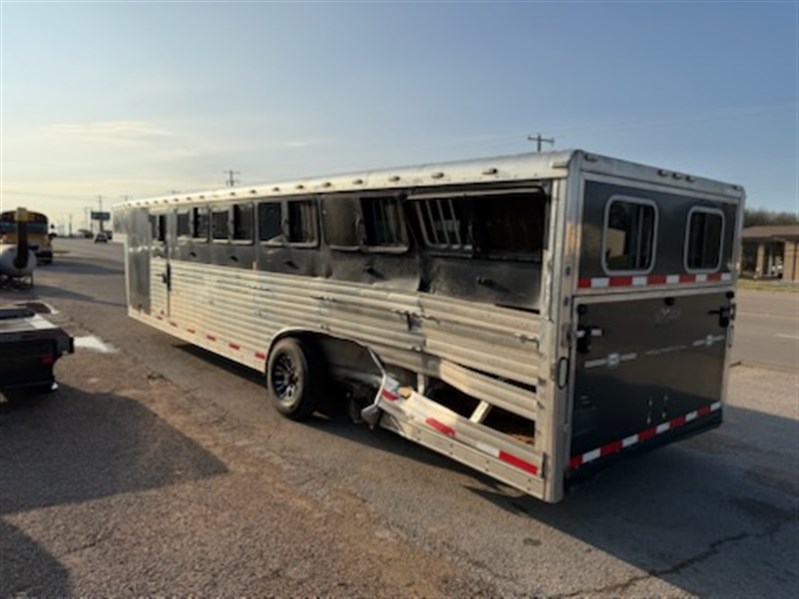 Trailer Photo 8