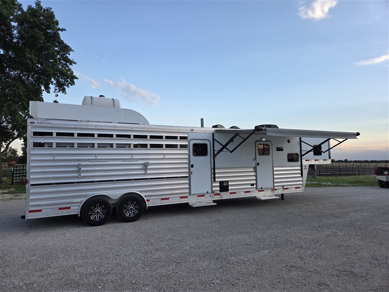 Trailer Photo 3