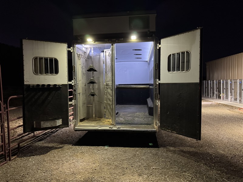 Trailer Photo 7