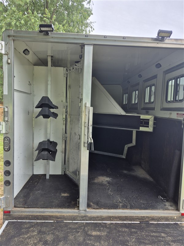 Trailer Photo 19