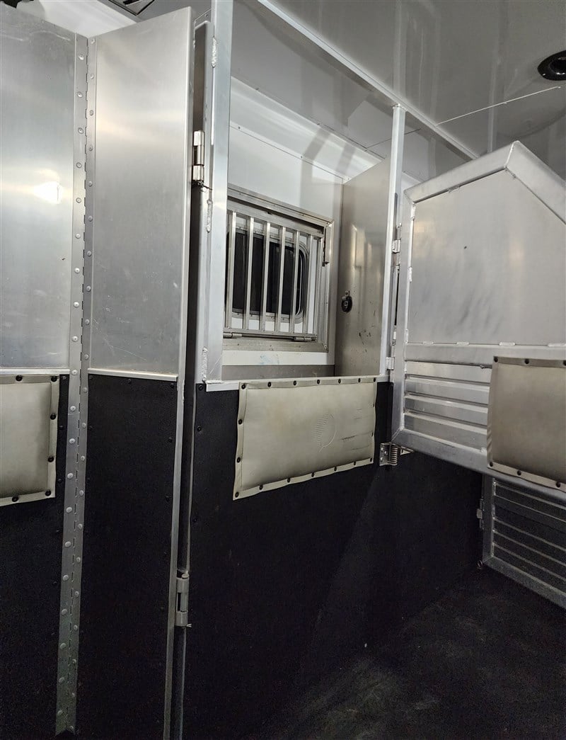 Trailer Photo 28