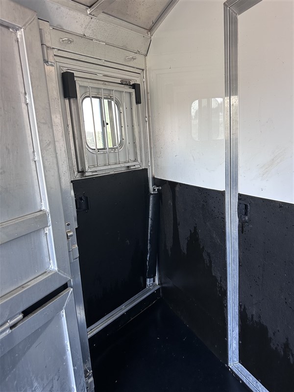 Trailer Photo 22