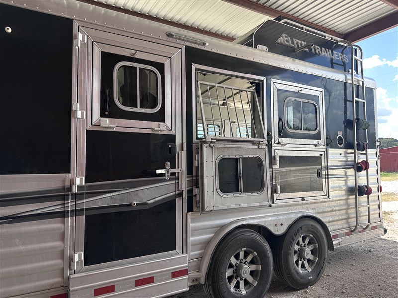 Trailer Photo 19