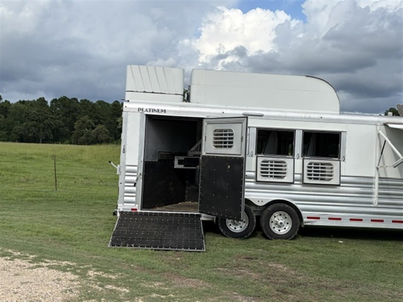 Trailer Photo 4
