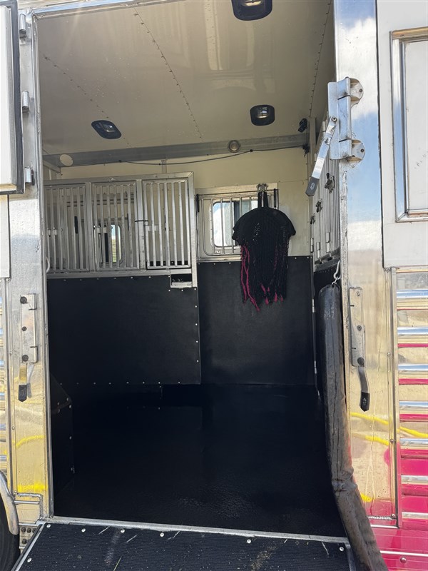 Trailer Photo 26