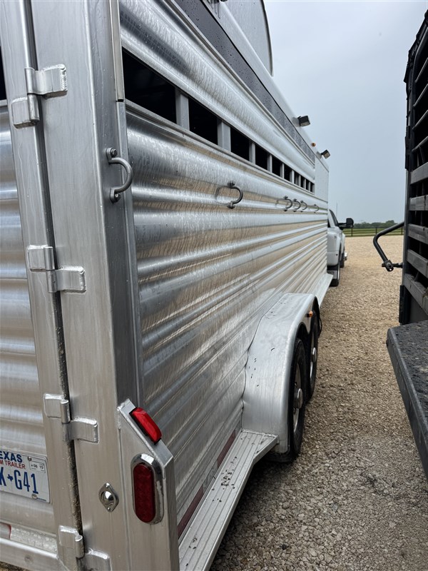 Trailer Photo 2