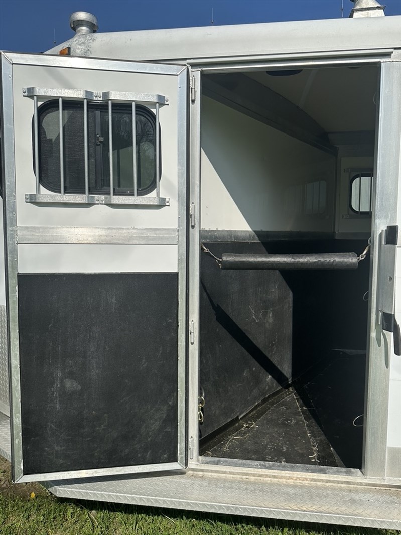 Trailer Photo 15