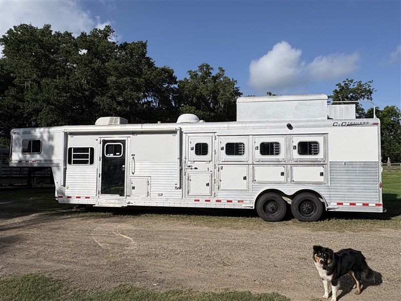 Trailer Photo 3