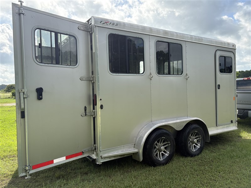 Trailer Photo 2