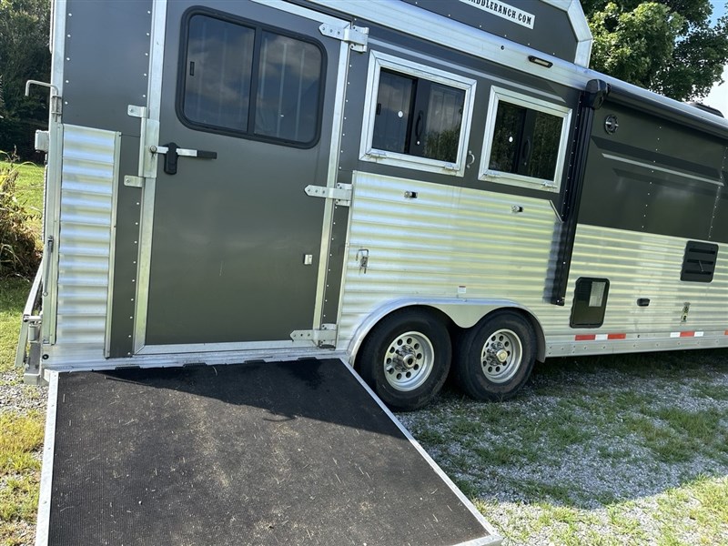 Trailer Photo 19