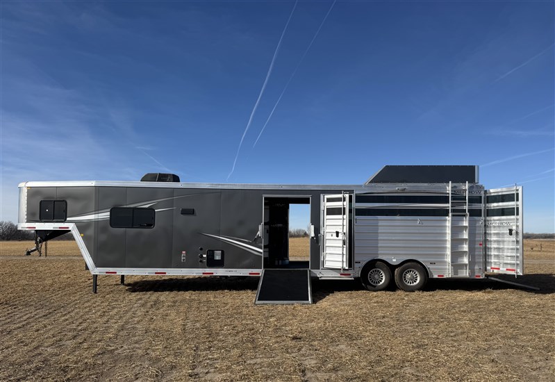 Trailer Photo 2