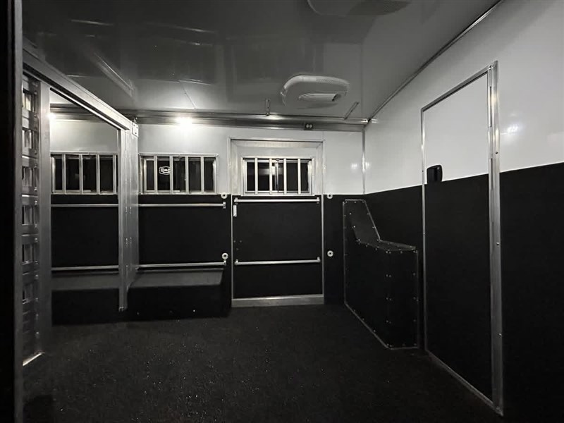 Trailer Photo 18