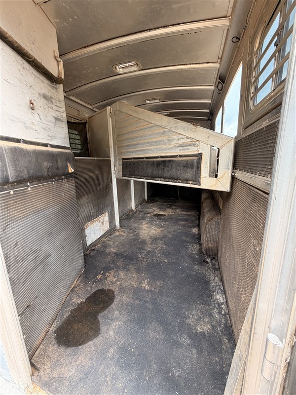 Trailer Photo 16