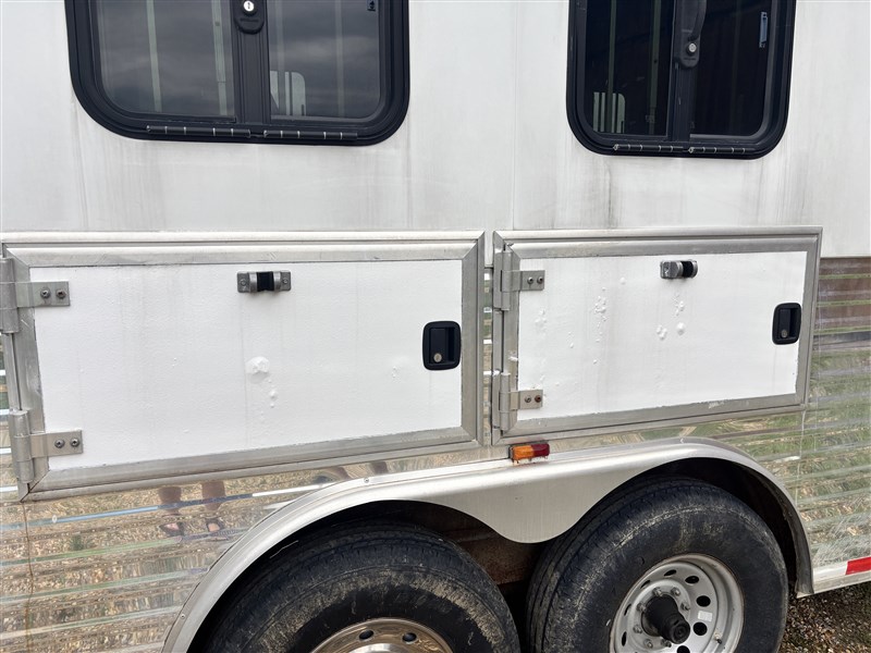 Trailer Photo 2