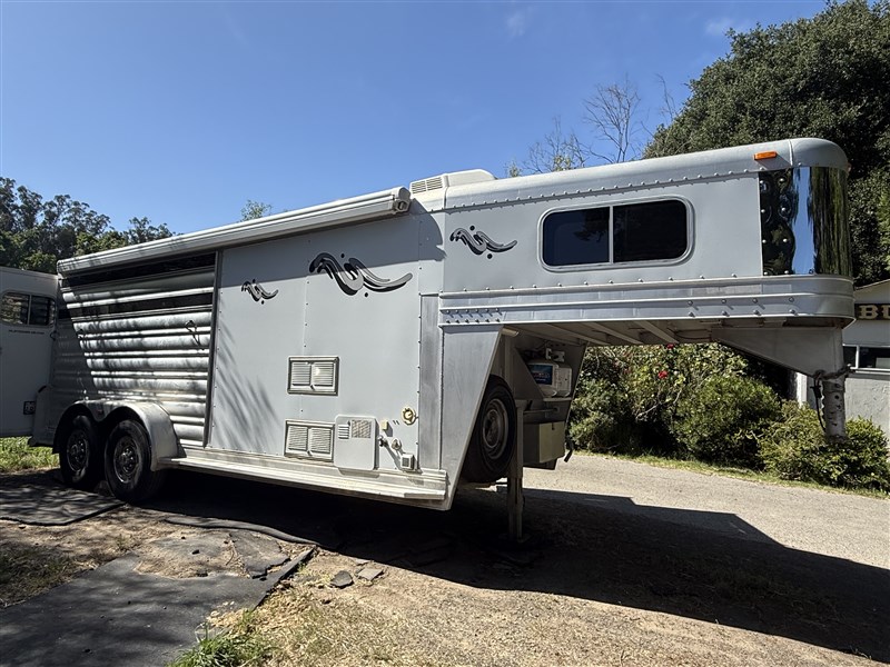 Trailer Photo 2