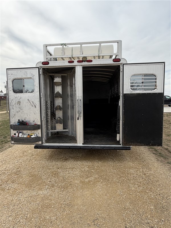 Trailer Photo 2